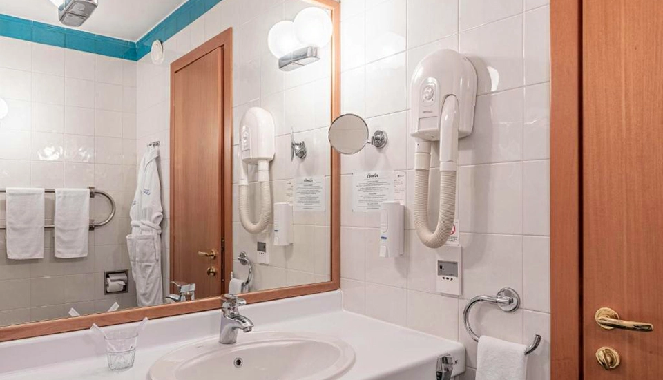 هتل کاسموس مسکو